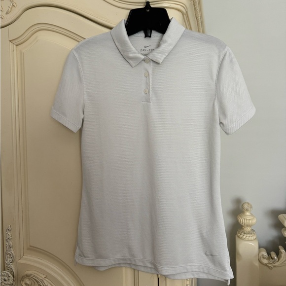 ⛳️Brand new Nike golf t shirt⛳️ - Picture 3 of 3